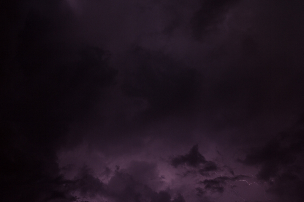 -purple sky- Canon EOS 60D (Sigma 17-70mm F2.8-4 DC Macro C, 37 mm, f/5.6, 30s, ISO100)